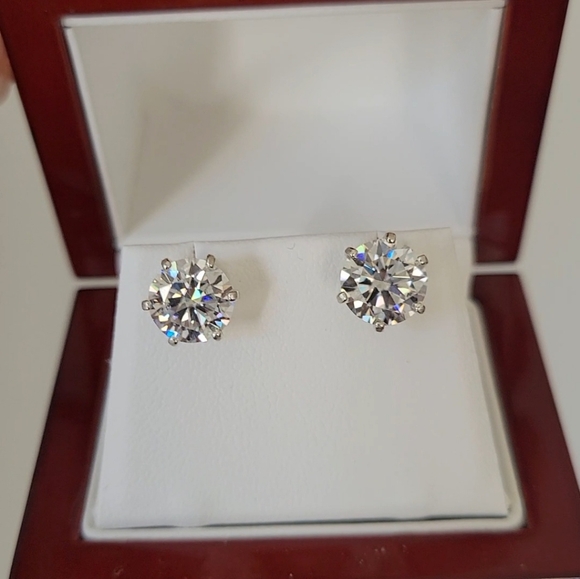 New 4ct Certified Moissanite Stud Earrings - Picture 6 of 11